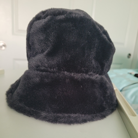 Fuzzy Bucket Hat - Picture 6 of 6